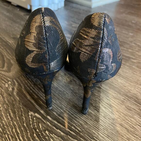 Jessica Simpson Livvy Pointed Toe Pumps Black Gold Foil Floral Print Size 8.5 - Picture 5 of 12